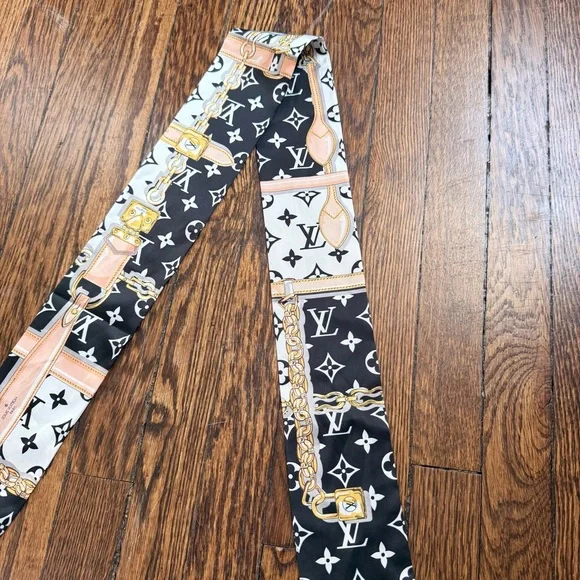 Louis Vuitton Black and White Monogram Silk Bandeau - Picture 4 of 4